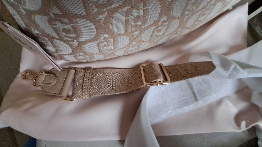 ЧИСТО Нова !!  Liu JO