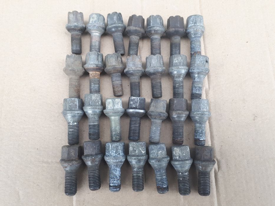 Болты оригинальные на диски.