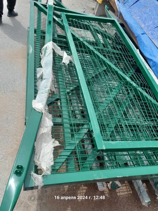 Забор варота стена