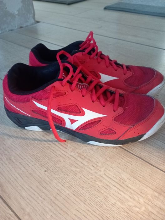 Волейболная кроссовка мизуна