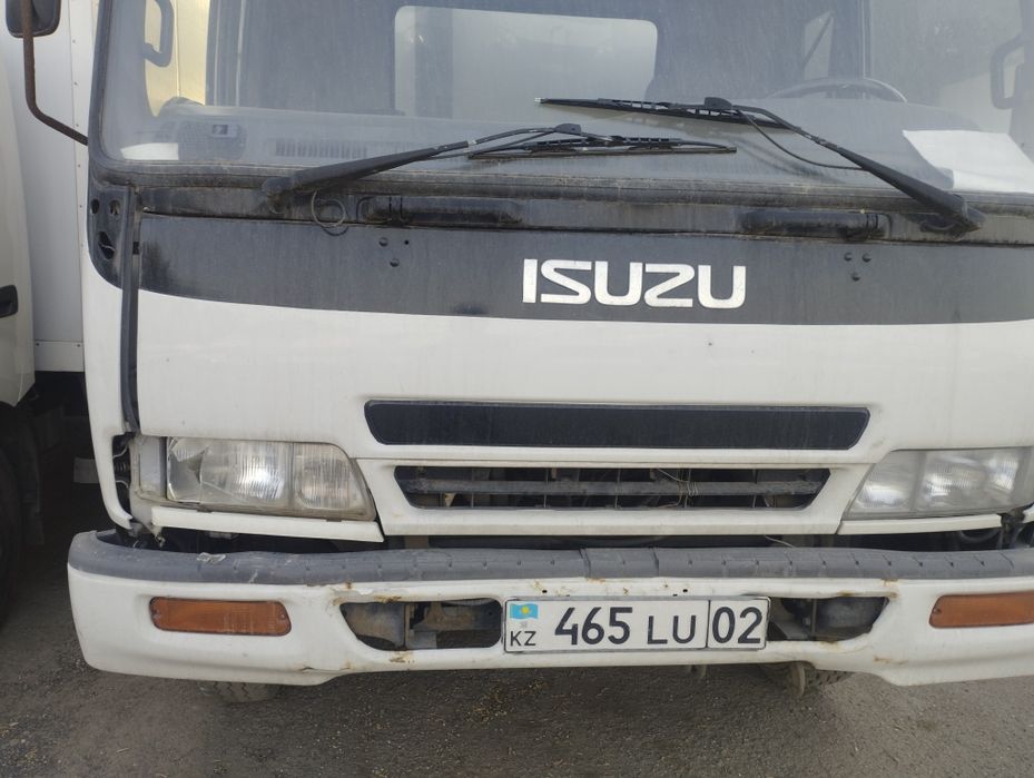 isuzu forward 2010 год