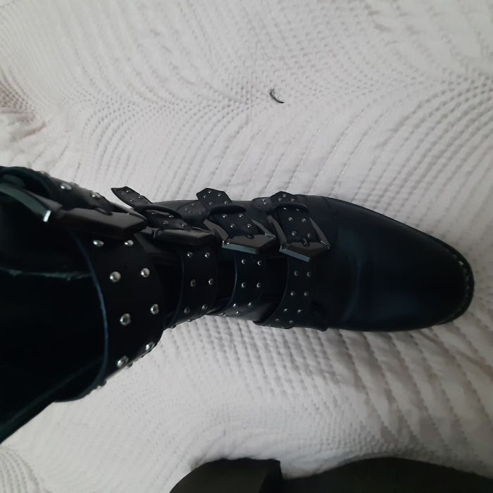 Ghete marimea 38 negre