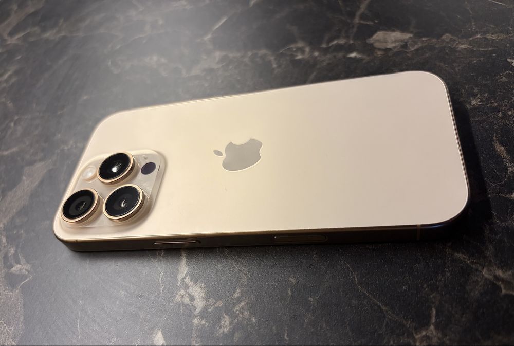iPhone 16 Pro 256GB Starlight, 98% батерия