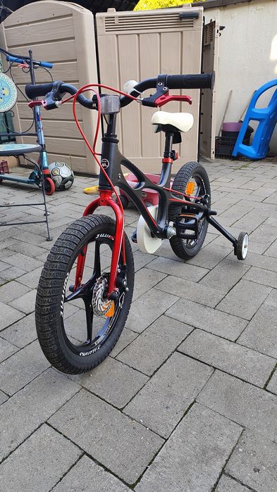 Vând bicicleta copii Royale Baby 16 inchi cadru și roti magneziu