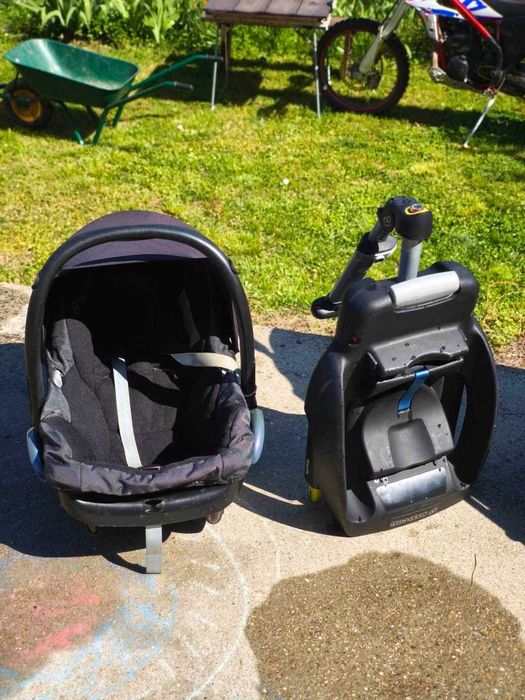 Количка и Столче за кола Maxi Cosi и основа за безопасно закрепване