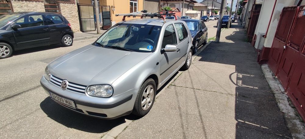 VOLKSWAGEN Golf 2003