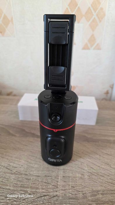 Qirita статив за автоматично проследяване на лица