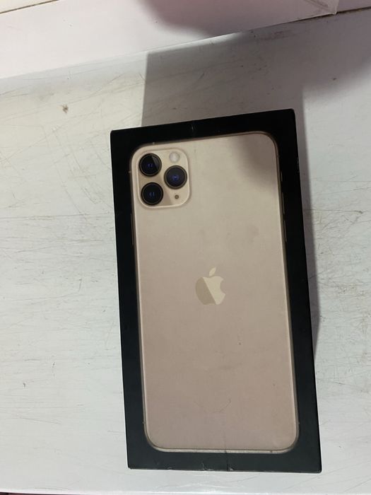 Ayfon 11 pro max кар дак бор