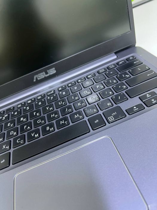 Asus Pentium N5000 SSD 128 GB Ram 4 GB