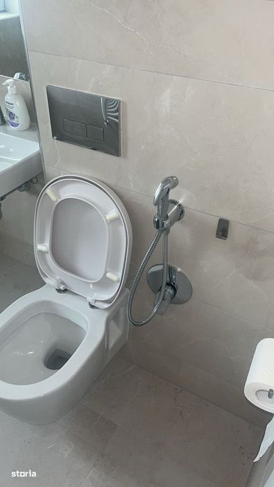 Lumina naturală pe tot parcursul zilei .