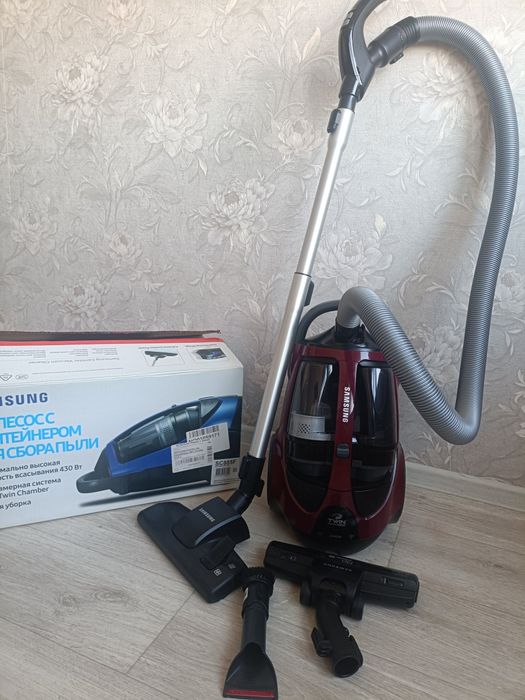 Пылесос Samsung новый, мощный