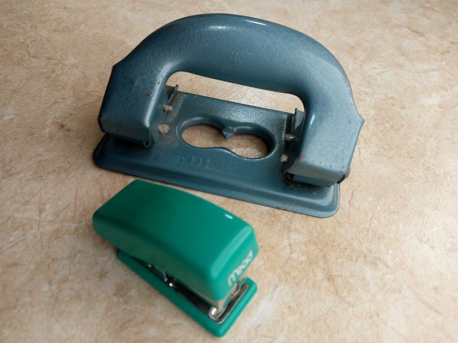 Маленький английский степлер 15тыс+ БЕСПЛАТНО Б/У канцтовары