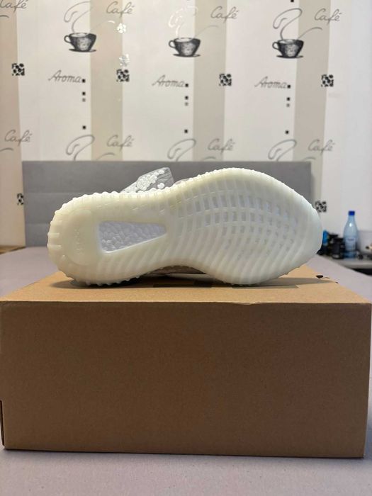 Yeezy 350 v2 White