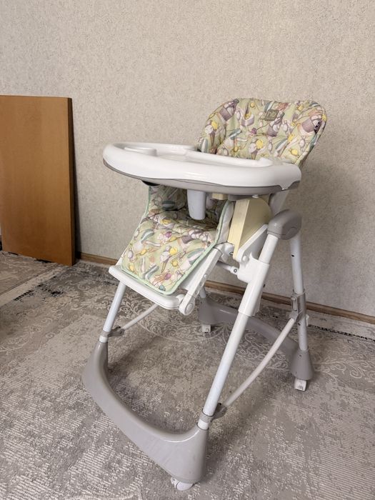 Стульчик для кормления Happy Baby