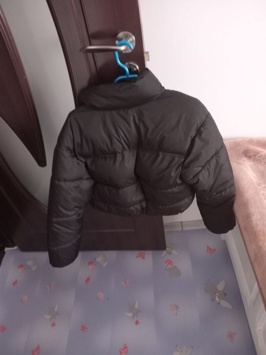 Vând geaca nouă purtata de doua ori cu vânzare directa de pe vinted