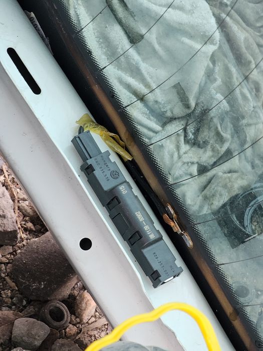 заднее стекло на Тигуан