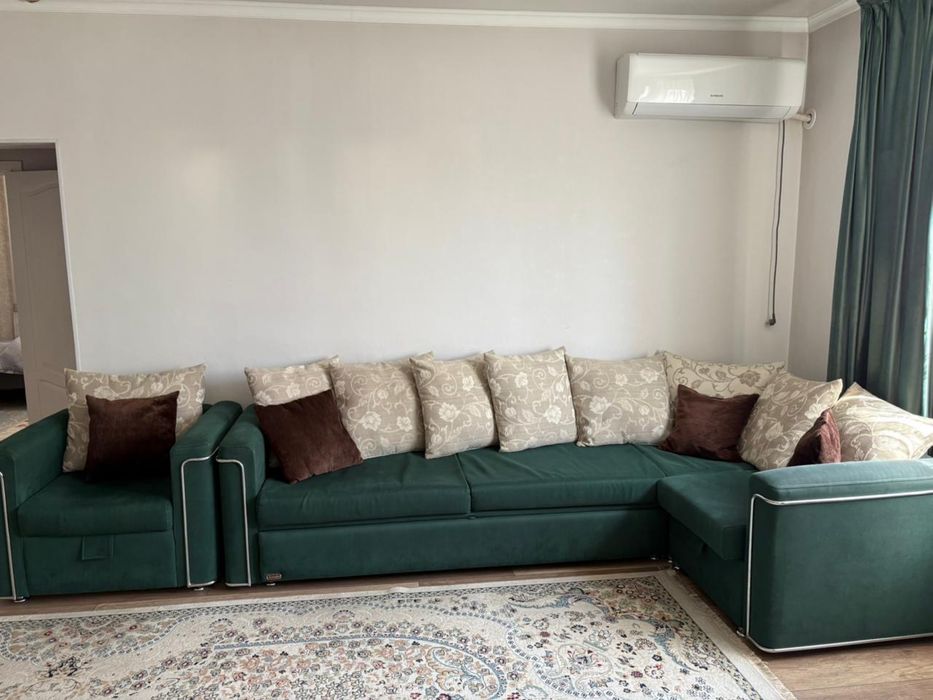 Продаю большой диван