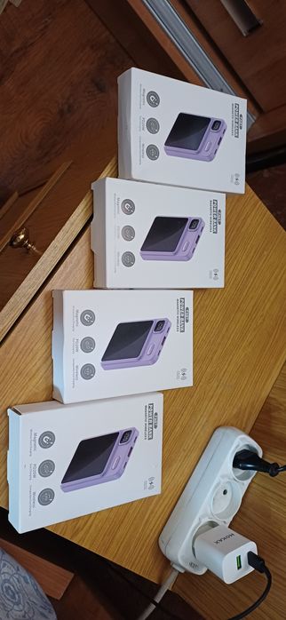 Power bank (внешний аккумулятор) с функцией беспроводной-быстрой заряд