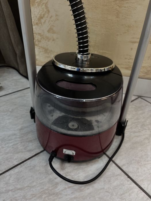 Aparat de calcat vertical cu abur Daewoo