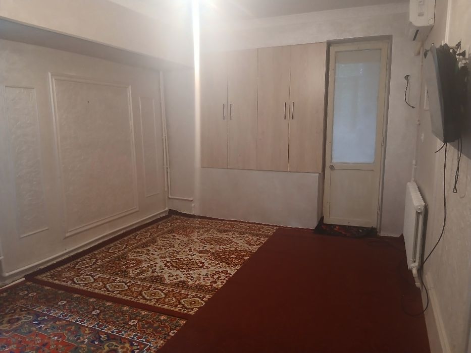 Юнусобод.1 хона 4кв.Кватиран 5 кизларга.1 мл. сум.