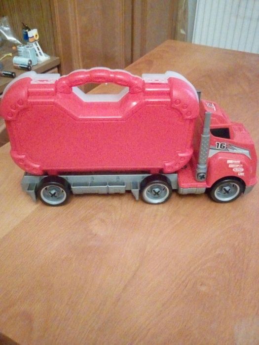 Jucarie demontabilă camion