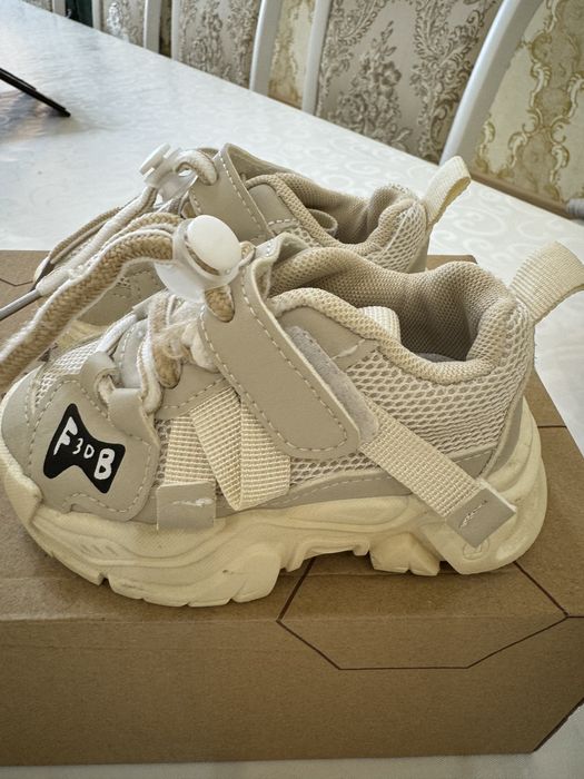 Детские кроссовки унисекс размер21