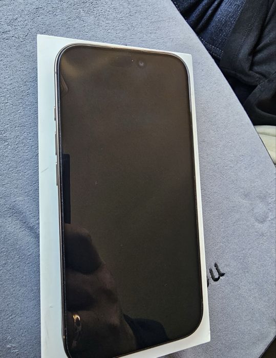 Продам Айфон 16 про