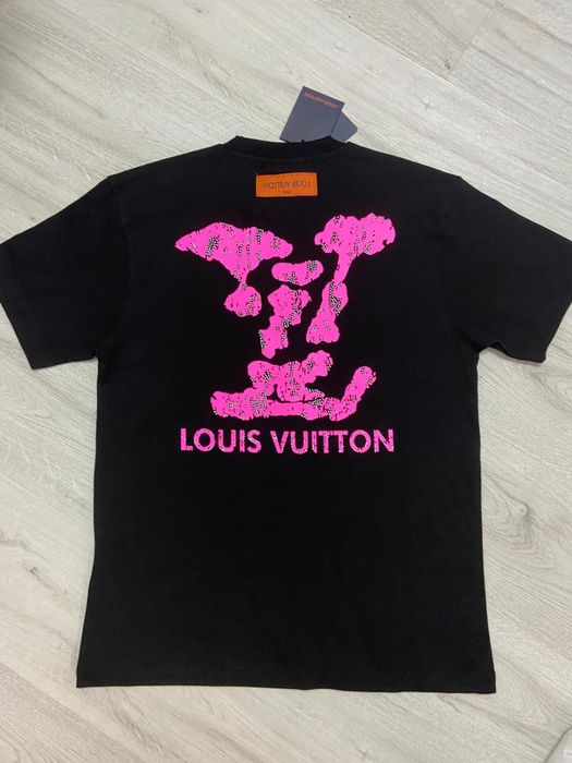 Tricou LV.         .