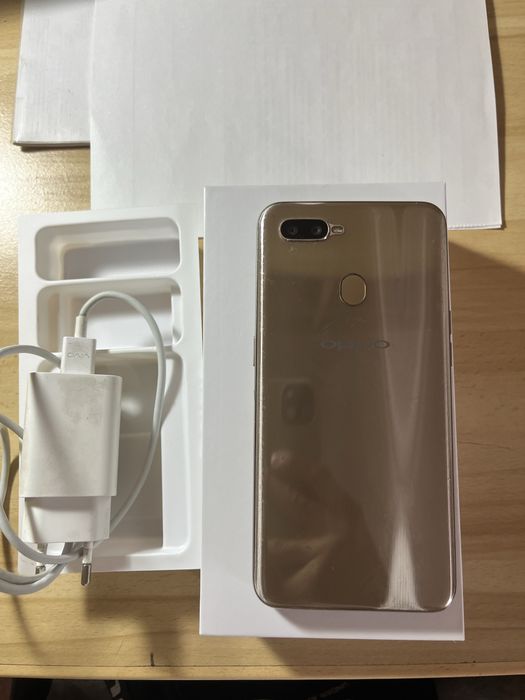 Телефон Oppo