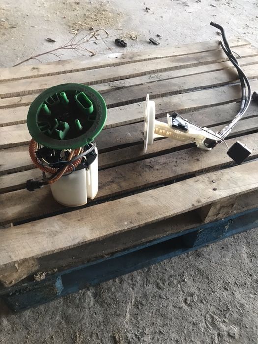 помпа в резервоара ауди а6 4ф 3.2фси