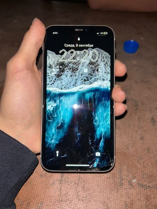 iPhone Xr        .