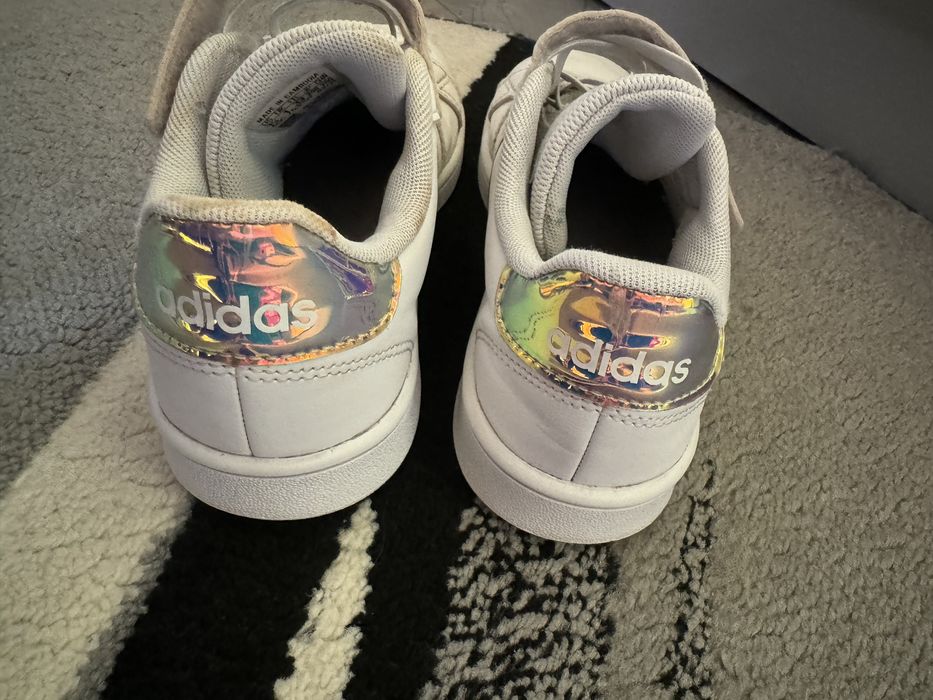 Бели маратонки ADIDAS