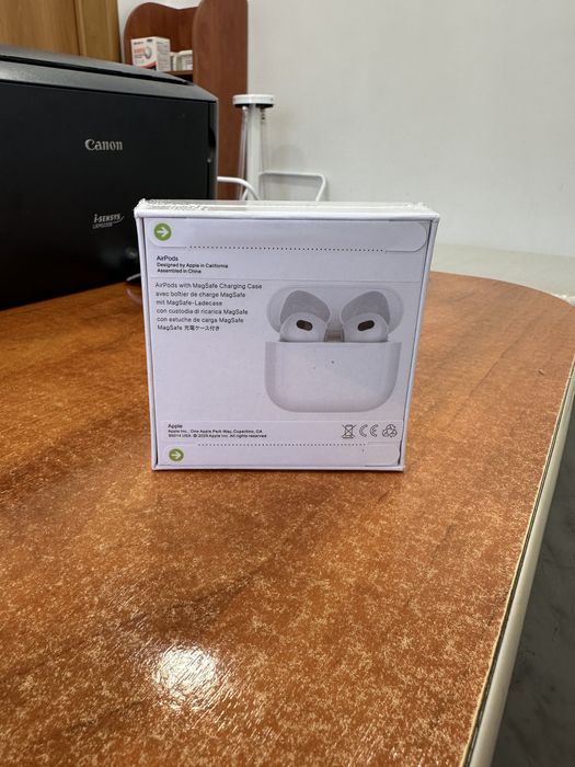 Продам Airpods 3