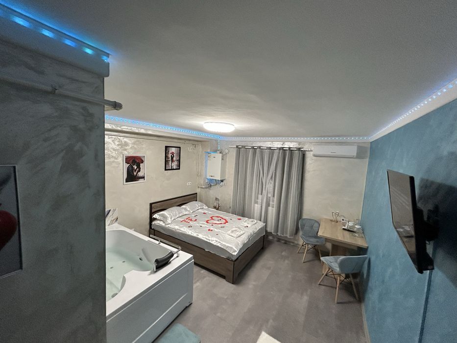 Love Room regim hotelier cu jacuzzi