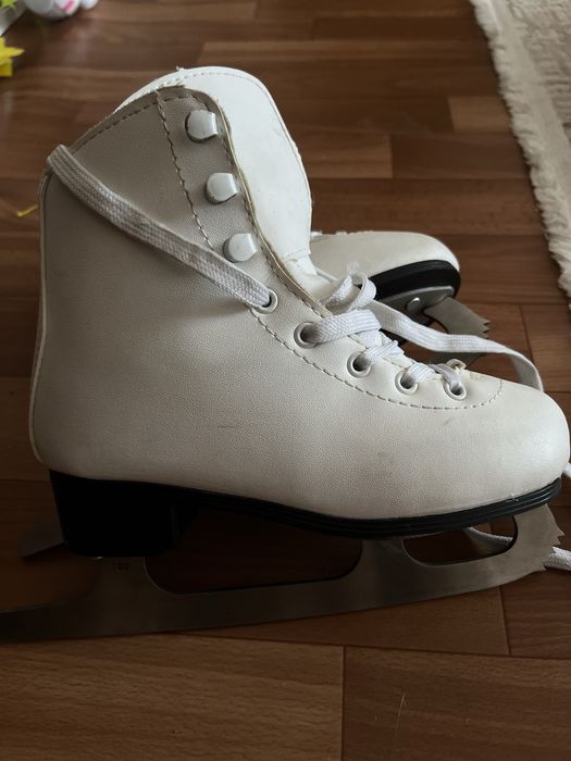 Продам коньки