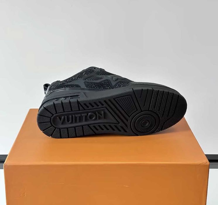 vand lv skate black. orice marime in stoc. CALITATE PREMIUM