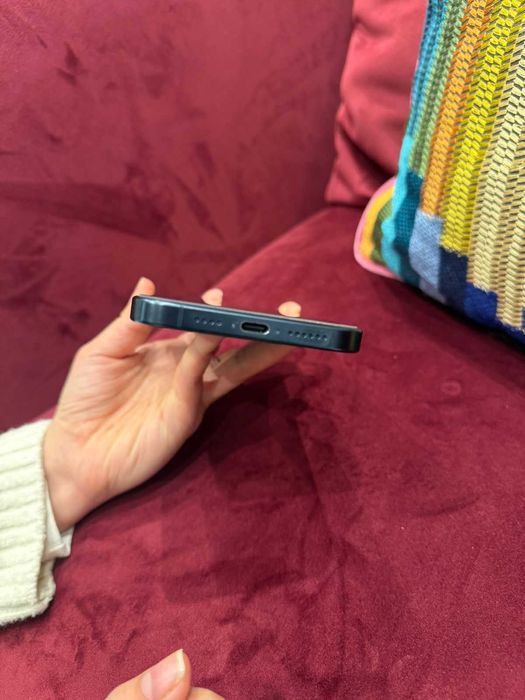 Продаю Iphone 15 pro max 256