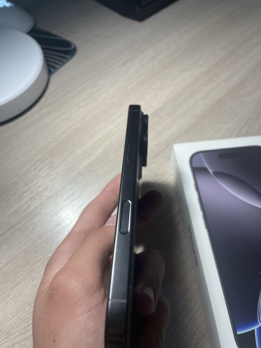 Iphone 16 pro б/у