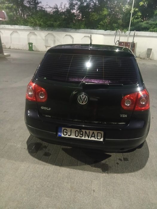 Vând golf 5  înmatriculat