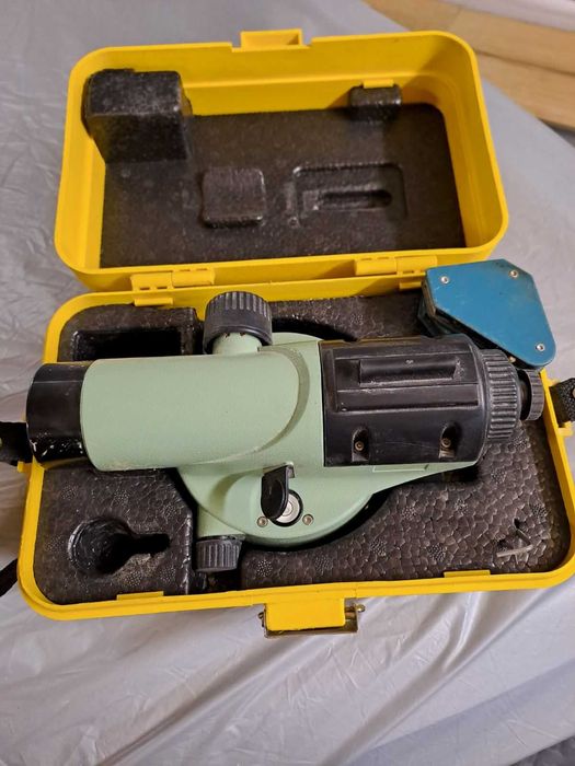 Професионален лазерен нивелир  -  220€