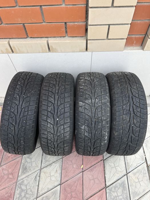 Продам зимние шины липучка
