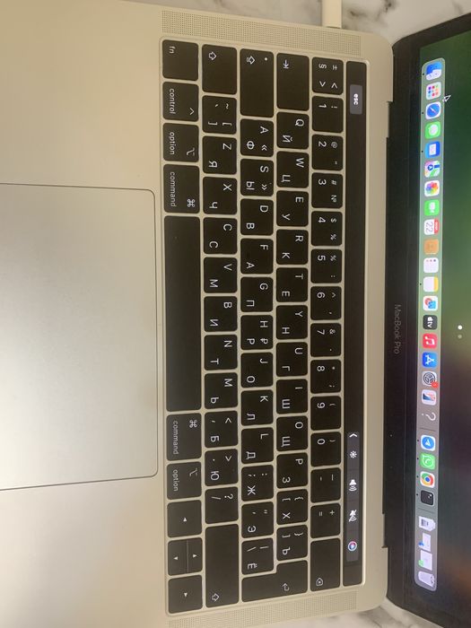 Macbook pro 13 (2019год)