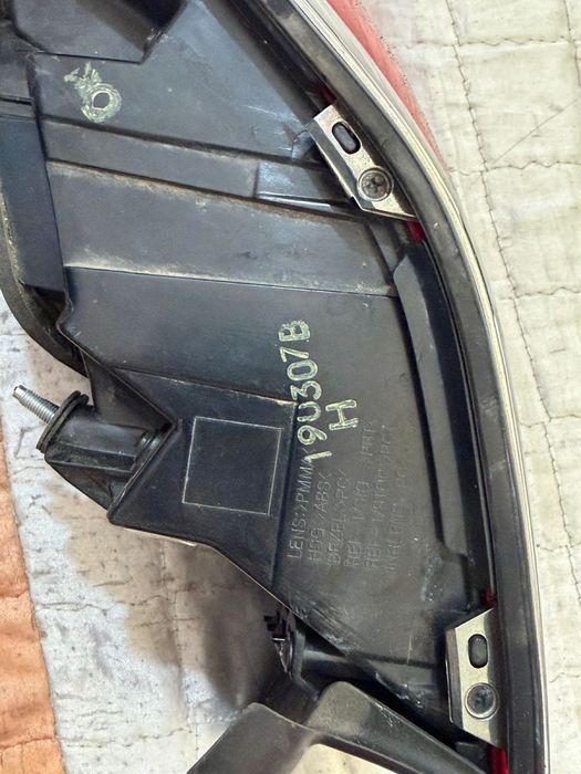 Продам на KIA K7 задний стоп