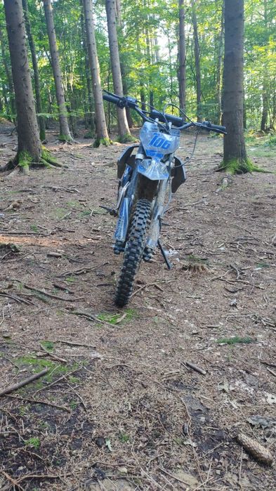 Vând sau schimb cross de 125cc