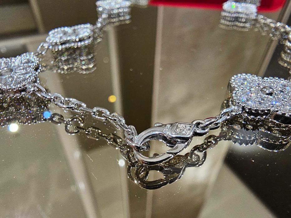 Van Cleef & Arpels VCA Silver Diamond Alhambra 10 Motifs Дамско Колие