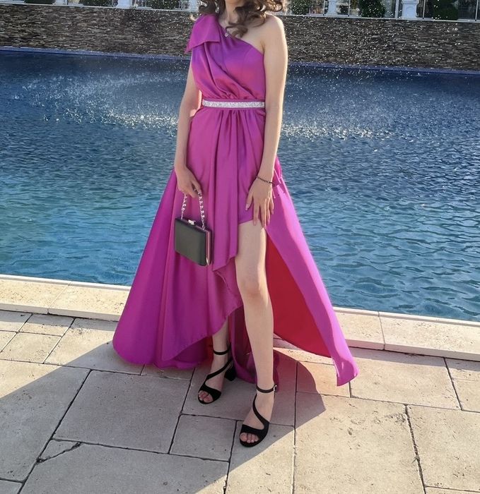 Rochie lunga pentru banchet