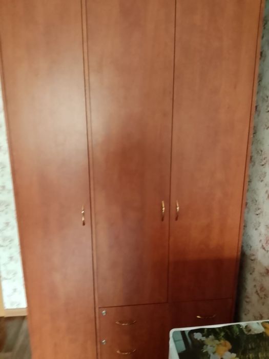 Продам шкаф б/у в хорошем состоянии