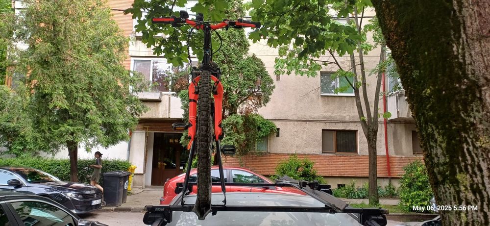 Suport 2 biciclete Thule pentru masini cu coarne longitudinale