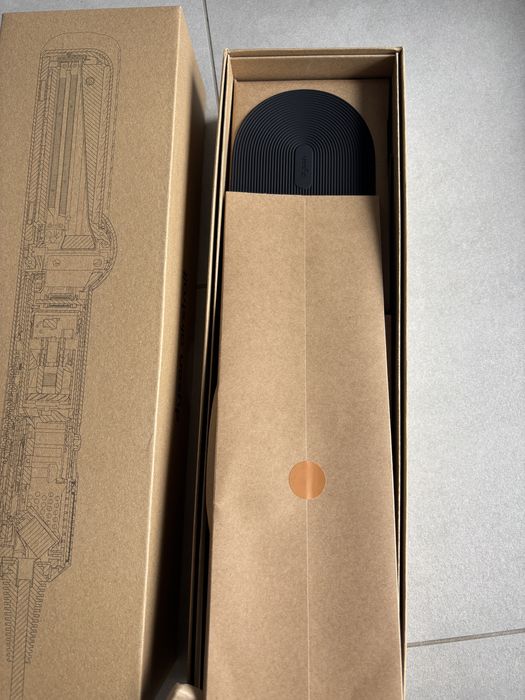 Dyson Airstrait