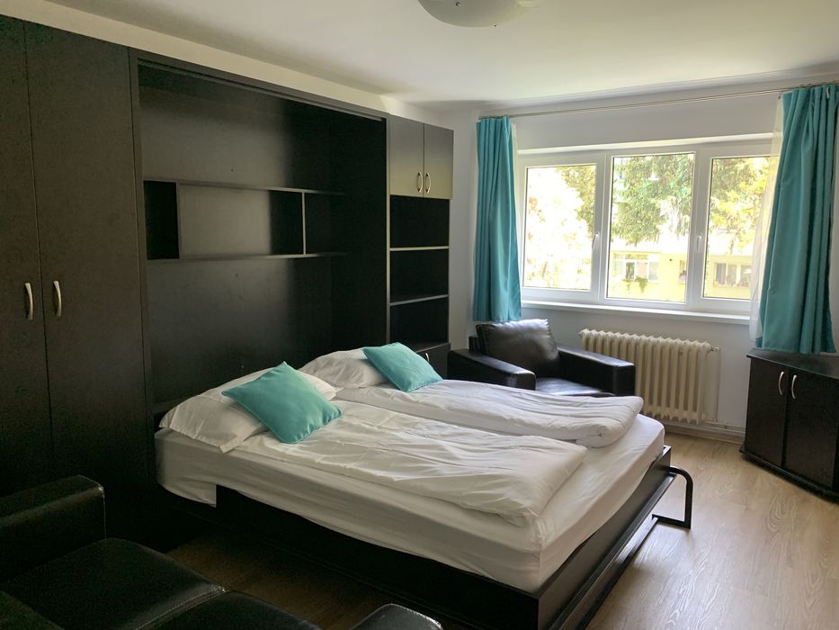 Apartament 2 camere de inchiriat, piata Flora , manastur , decomandat , etaj 2